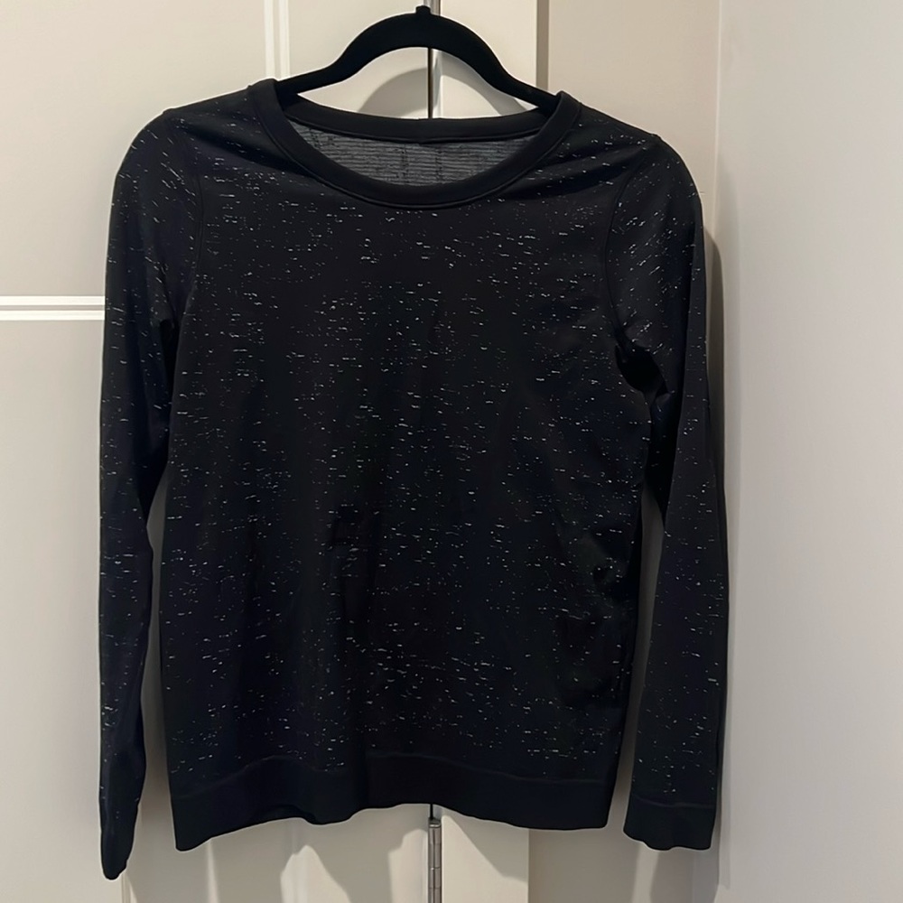 Lululemon top. Women’s size small.